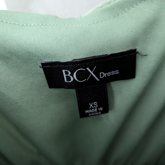 BCX Off-Shoulder Dress - Picture 4 of 5